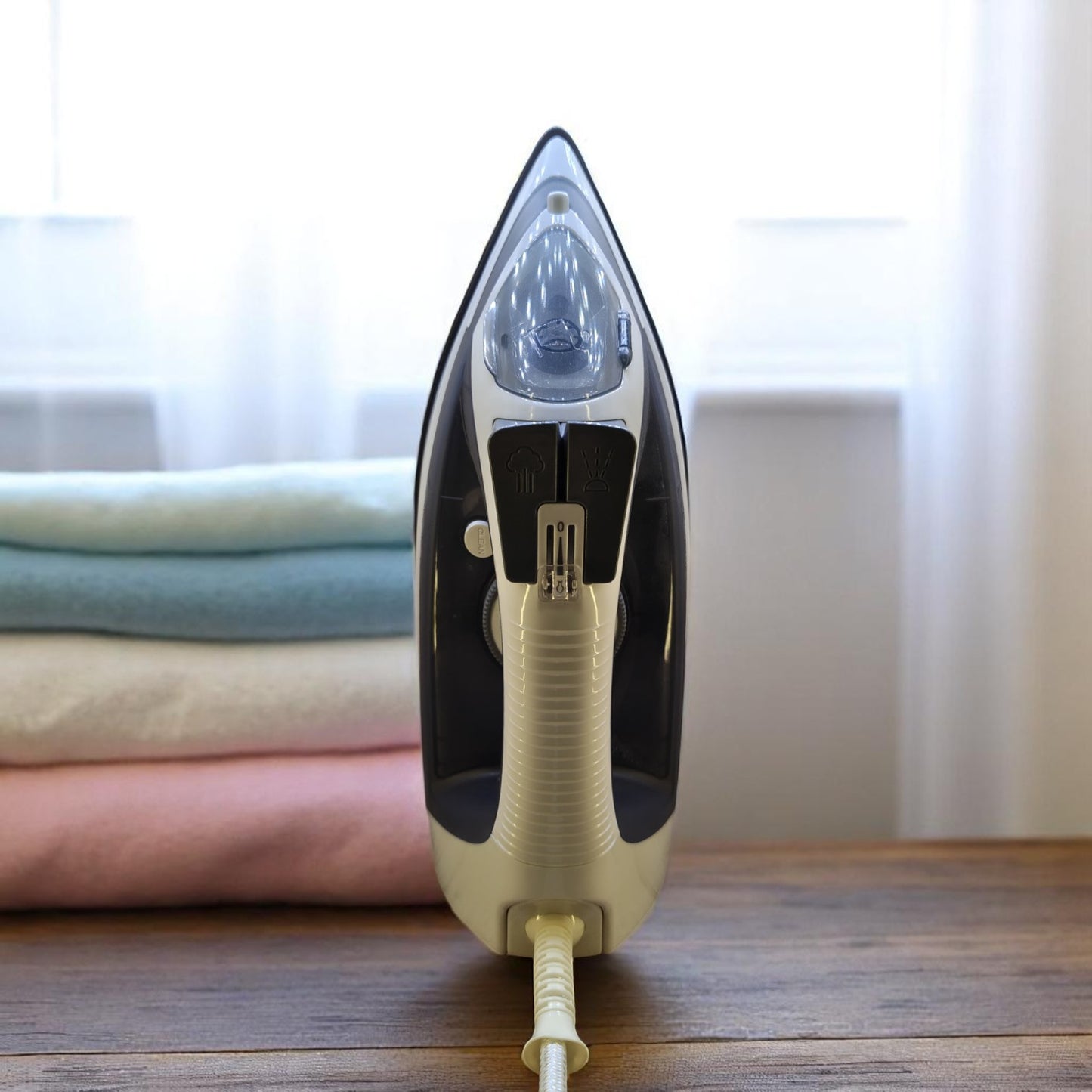 Rene RSI-1722 professional steam iron front view