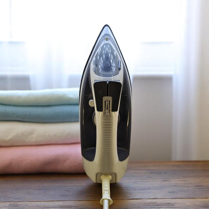 Rene RSI-1722 professional steam iron front view
