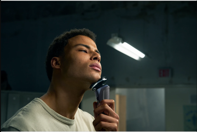 Philips Series 5000 S5885/10 Wet & Dry Electric Shaver – SteelPrecision Blades with SkinIQ Technology