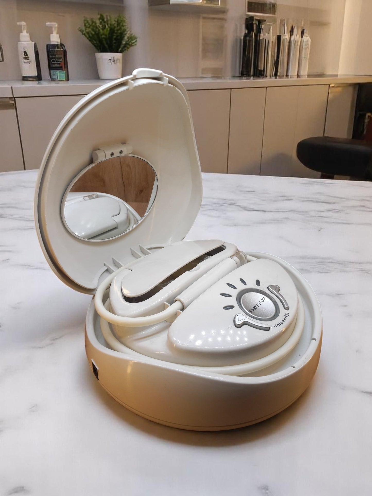 ENZO EN-017 Facial Rejuvenation Device – Advanced Skin Therapy with LED Light and Microcurrent Technology