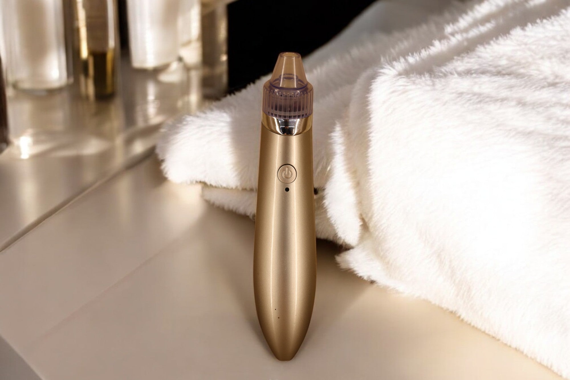 Handheld electric pimple and blackhead remover device