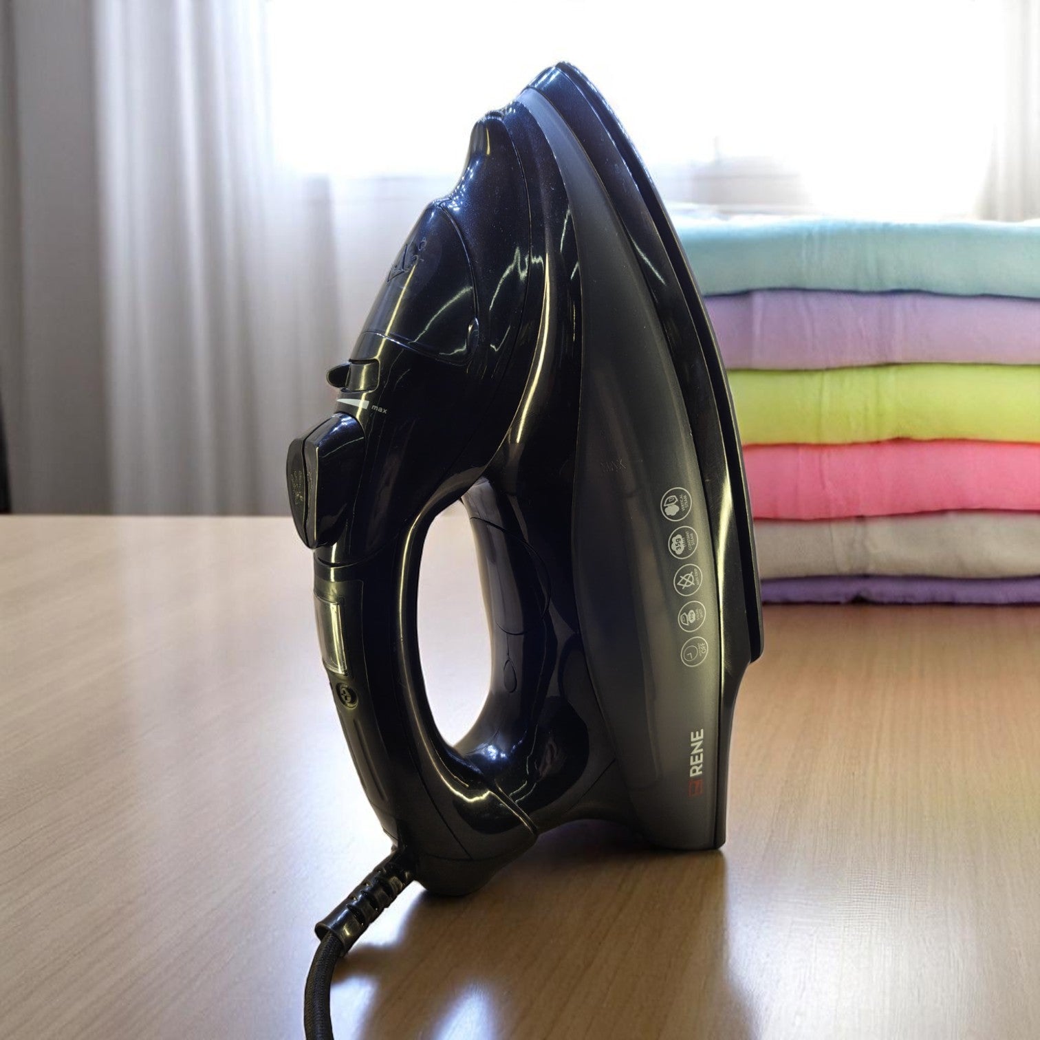 Rene RSI-1721 professional steam iron with digital display